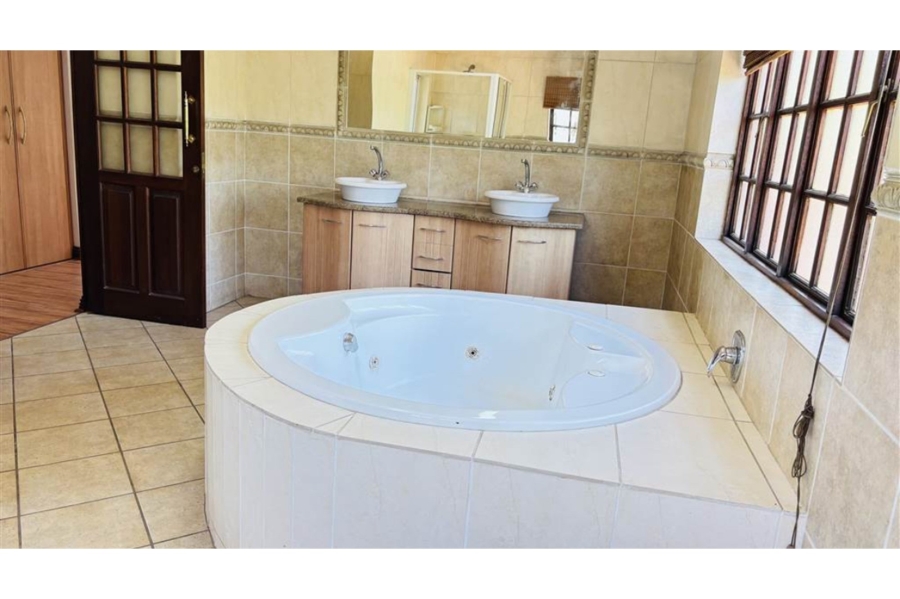 5 Bedroom Property for Sale in Summerset Gauteng