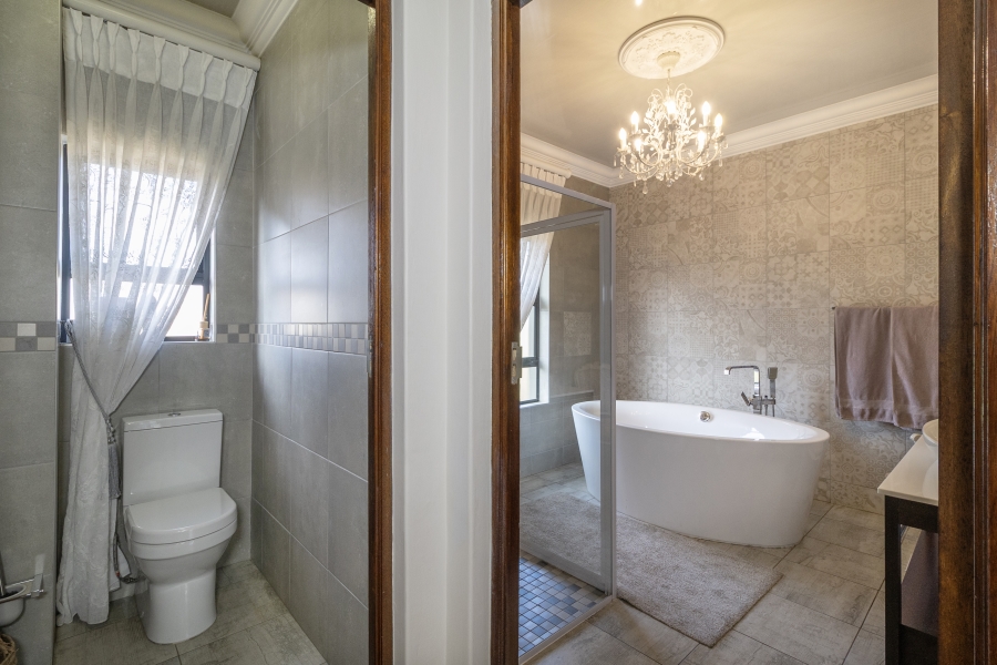 4 Bedroom Property for Sale in Sterrewag Gauteng