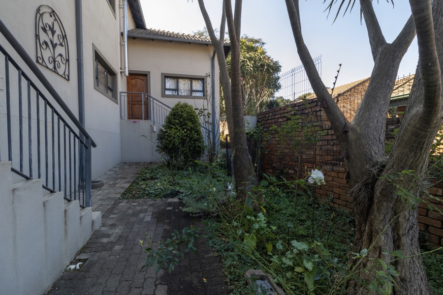 4 Bedroom Property for Sale in Sterrewag Gauteng