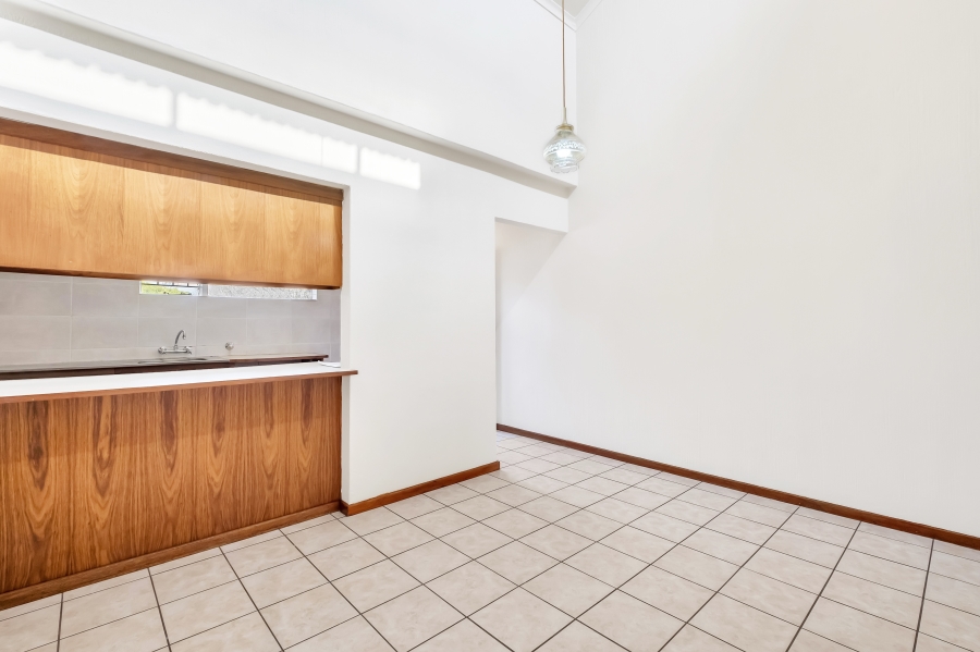 1 Bedroom Property for Sale in Linden Gauteng