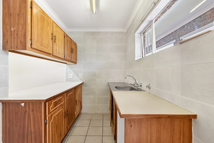 1 Bedroom Property for Sale in Linden Gauteng