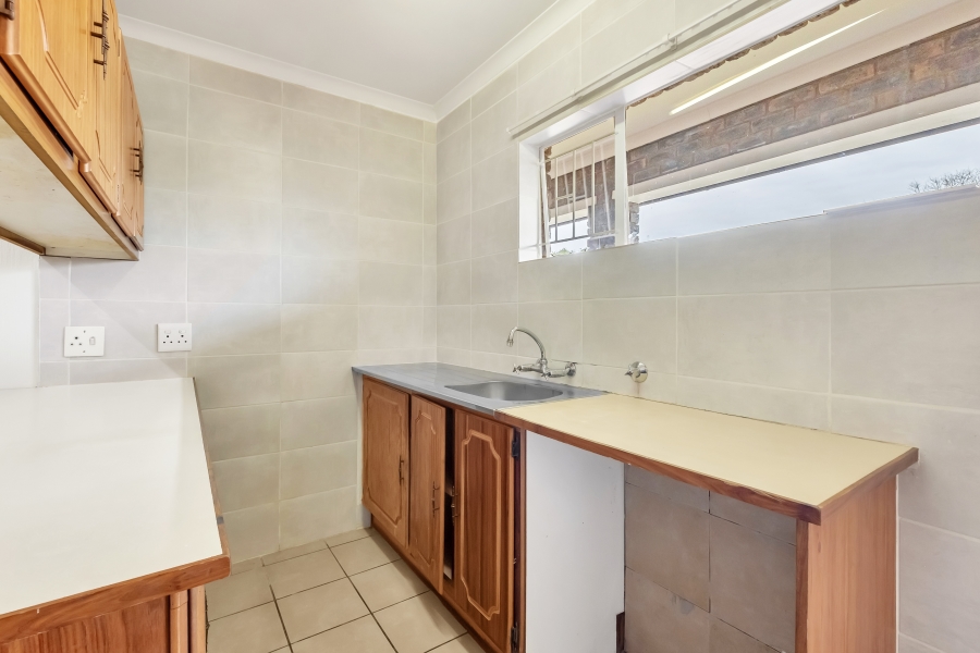 1 Bedroom Property for Sale in Linden Gauteng