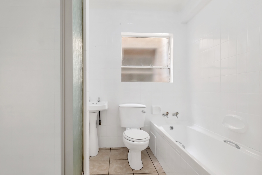1 Bedroom Property for Sale in Linden Gauteng