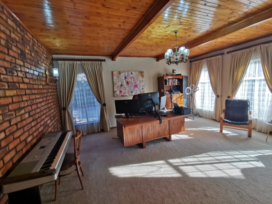 3 Bedroom Property for Sale in Brackenhurst Gauteng