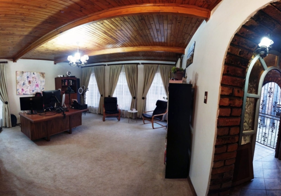 3 Bedroom Property for Sale in Brackenhurst Gauteng