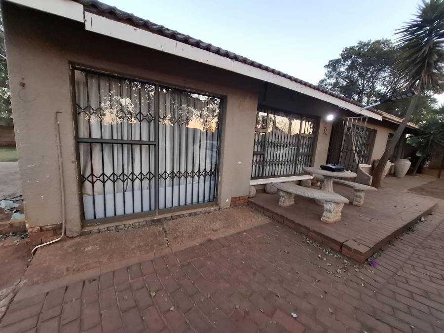 4 Bedroom Property for Sale in Krugersrus Gauteng