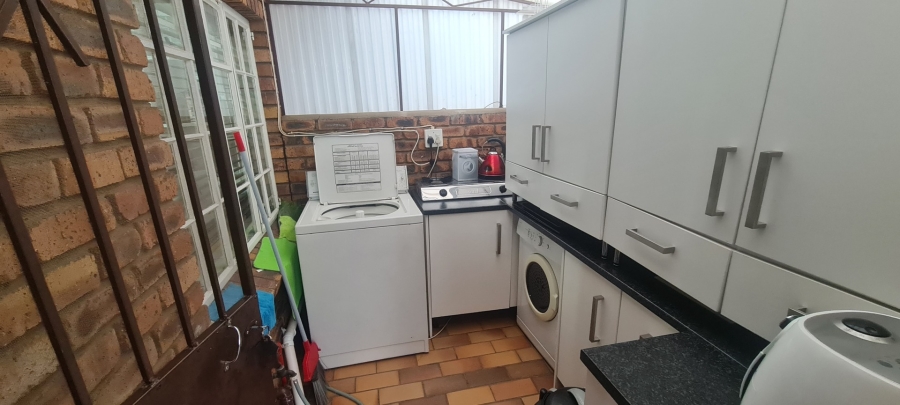 2 Bedroom Property for Sale in Sunair Park Gauteng