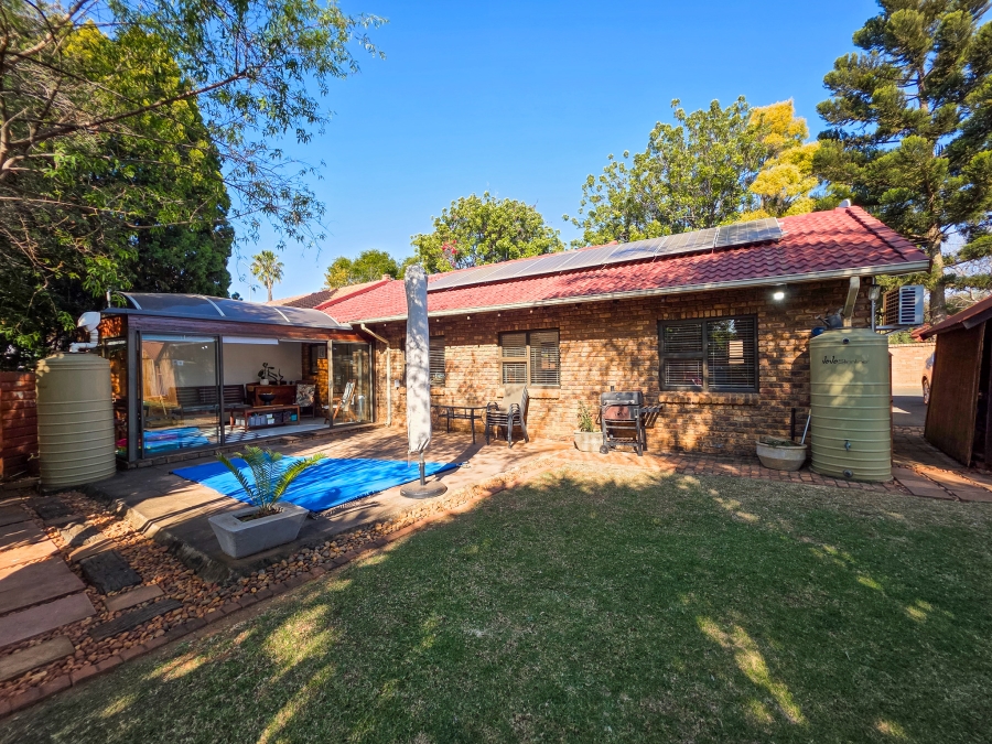3 Bedroom Property for Sale in Faerie Glen Gauteng