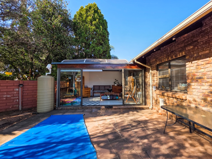 3 Bedroom Property for Sale in Faerie Glen Gauteng