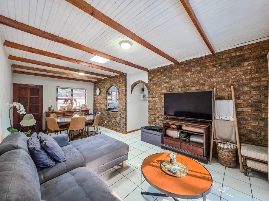 3 Bedroom Property for Sale in Faerie Glen Gauteng