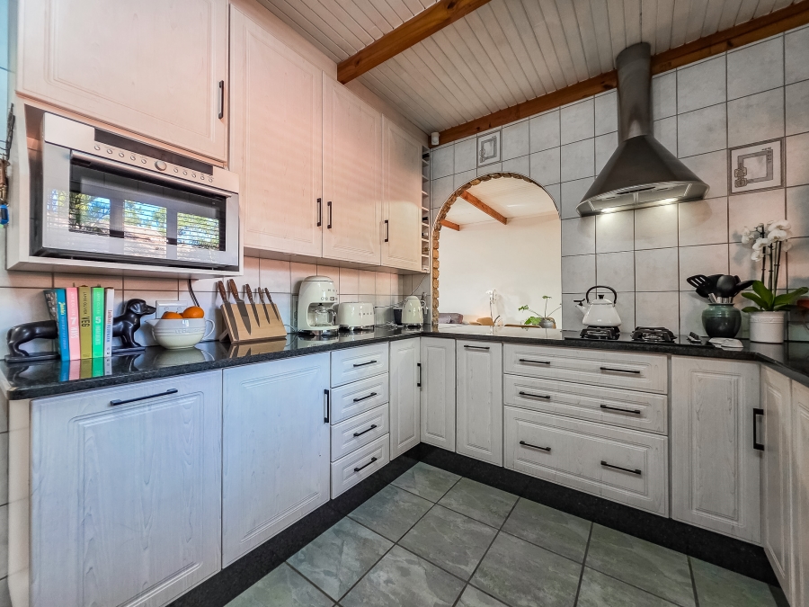 3 Bedroom Property for Sale in Faerie Glen Gauteng