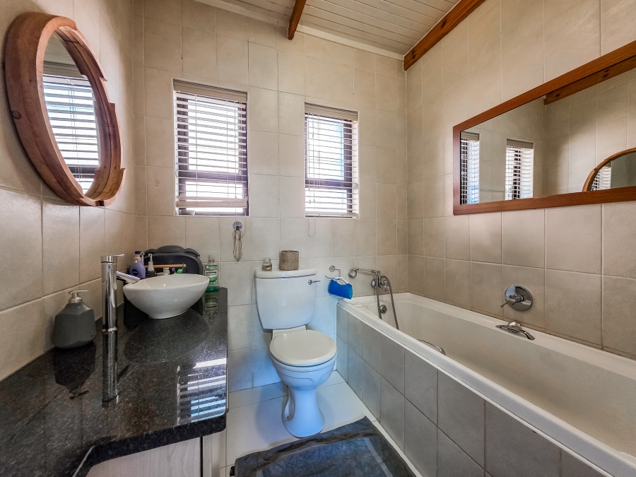 3 Bedroom Property for Sale in Faerie Glen Gauteng