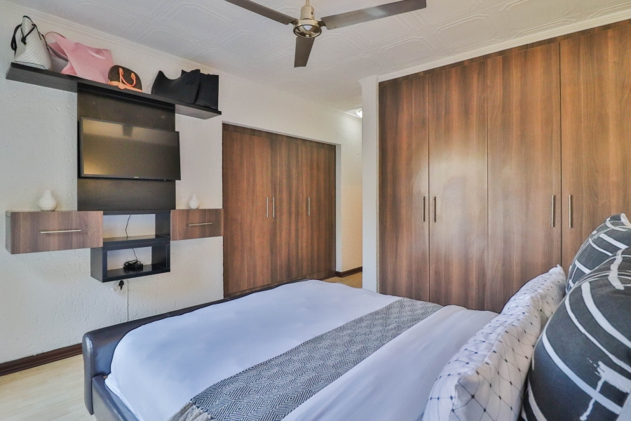 2 Bedroom Property for Sale in Glenvista Gauteng