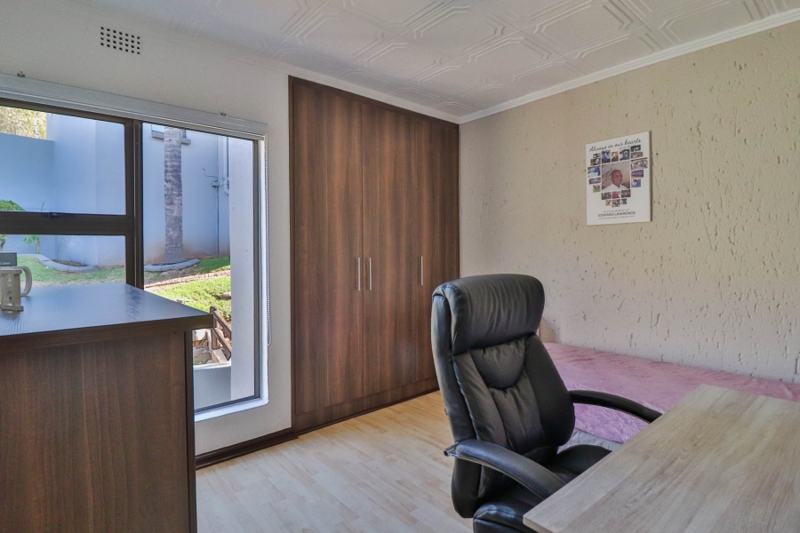 2 Bedroom Property for Sale in Glenvista Gauteng