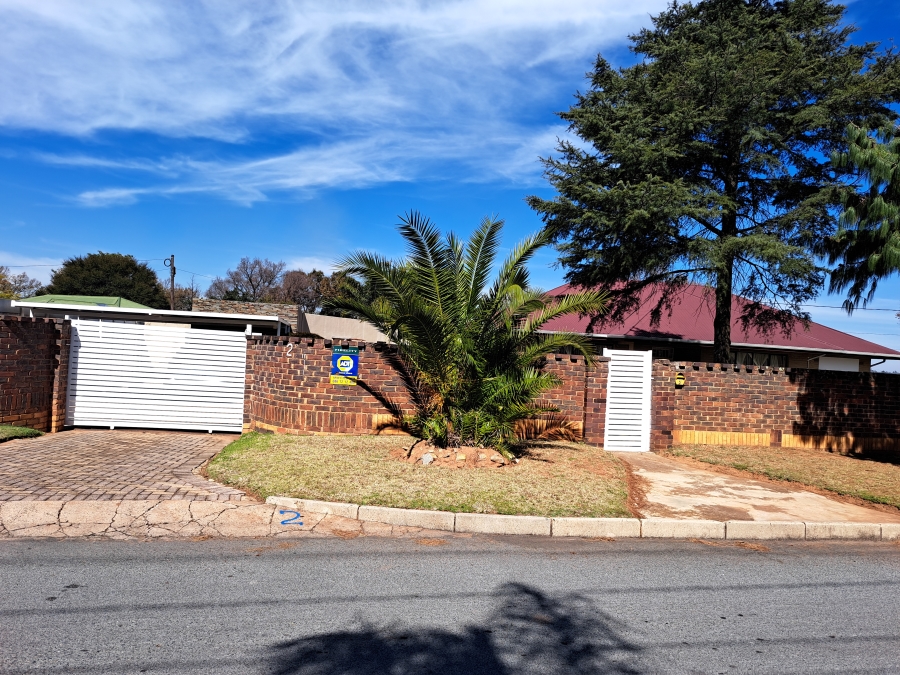 To Let 3 Bedroom Property for Rent in Discovery Gauteng