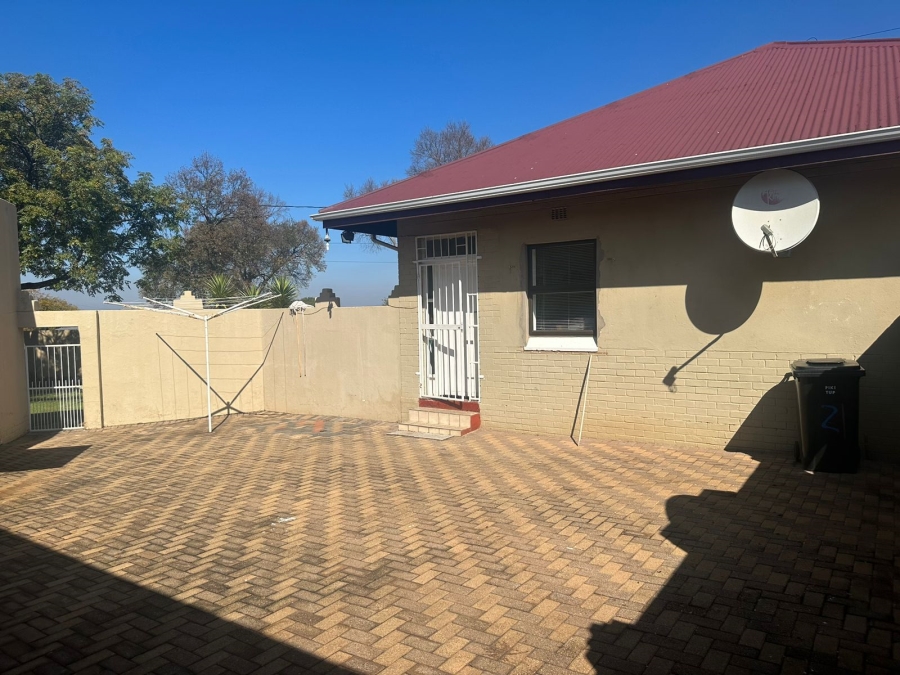 To Let 3 Bedroom Property for Rent in Discovery Gauteng