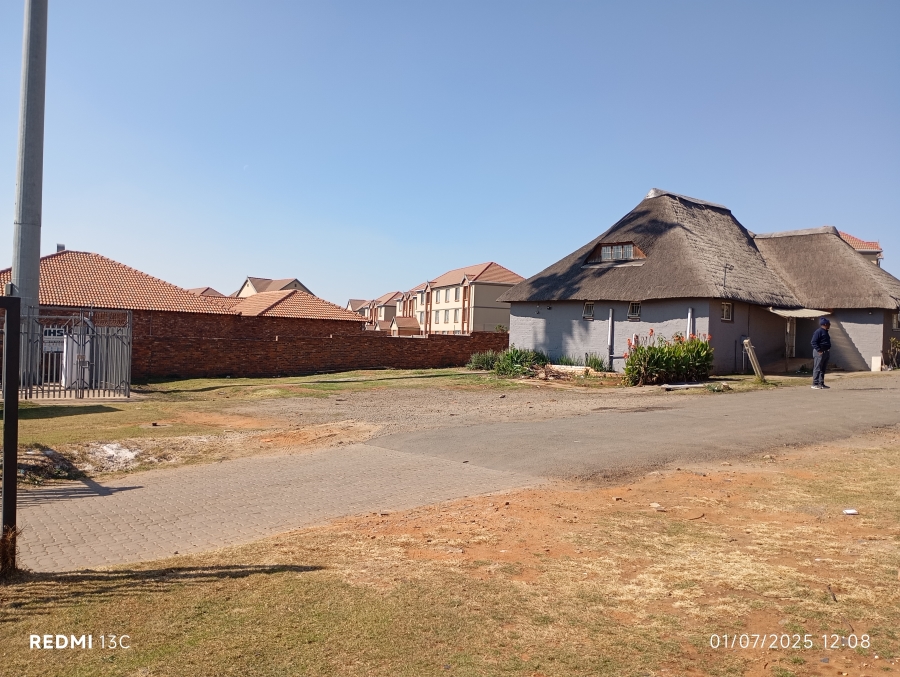 To Let 4 Bedroom Property for Rent in Chloorkop Gauteng
