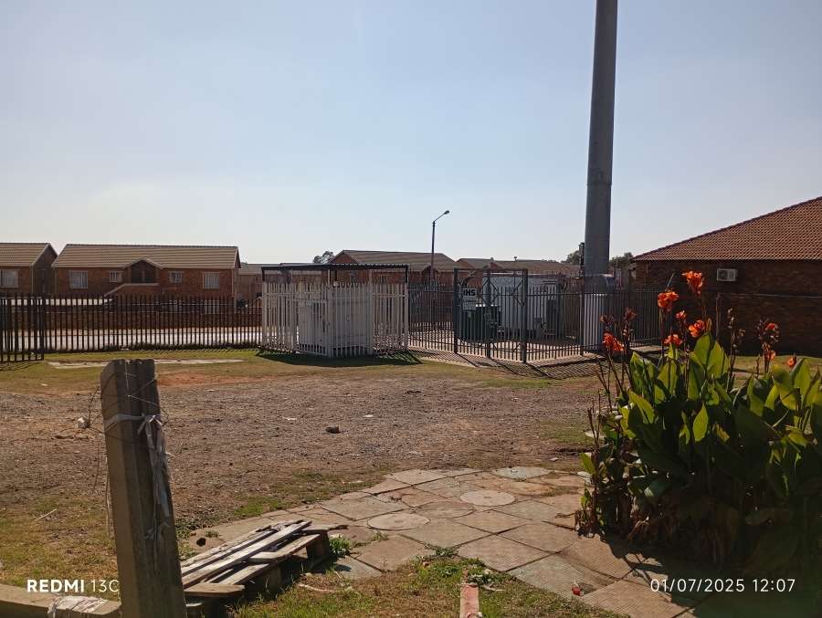 To Let 4 Bedroom Property for Rent in Chloorkop Gauteng