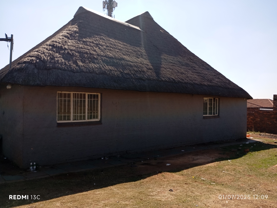To Let 4 Bedroom Property for Rent in Chloorkop Gauteng