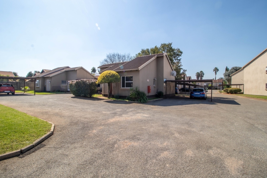 2 Bedroom Property for Sale in Pomona Gauteng