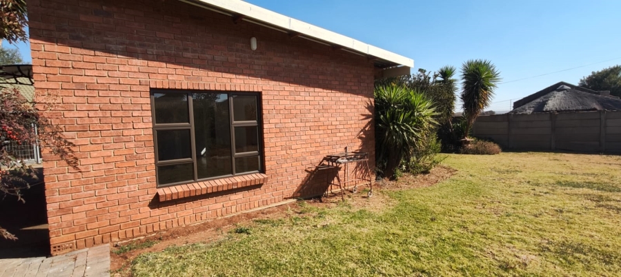 To Let 2 Bedroom Property for Rent in Riversdale Gauteng