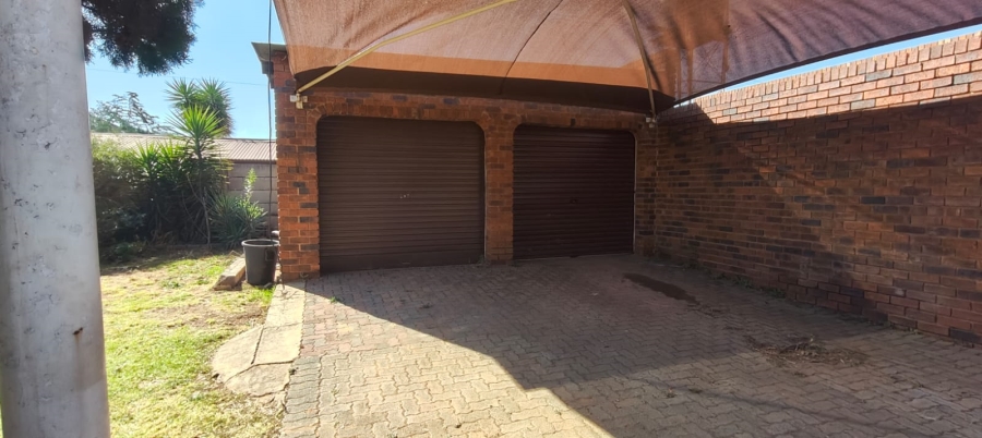To Let 2 Bedroom Property for Rent in Riversdale Gauteng