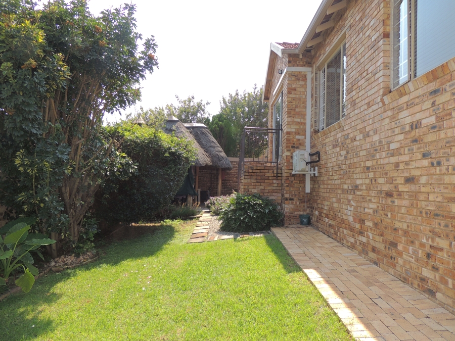 To Let 3 Bedroom Property for Rent in Wilgeheuwel Gauteng