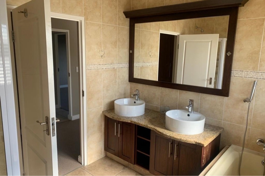 To Let 3 Bedroom Property for Rent in Chancliff A H Gauteng
