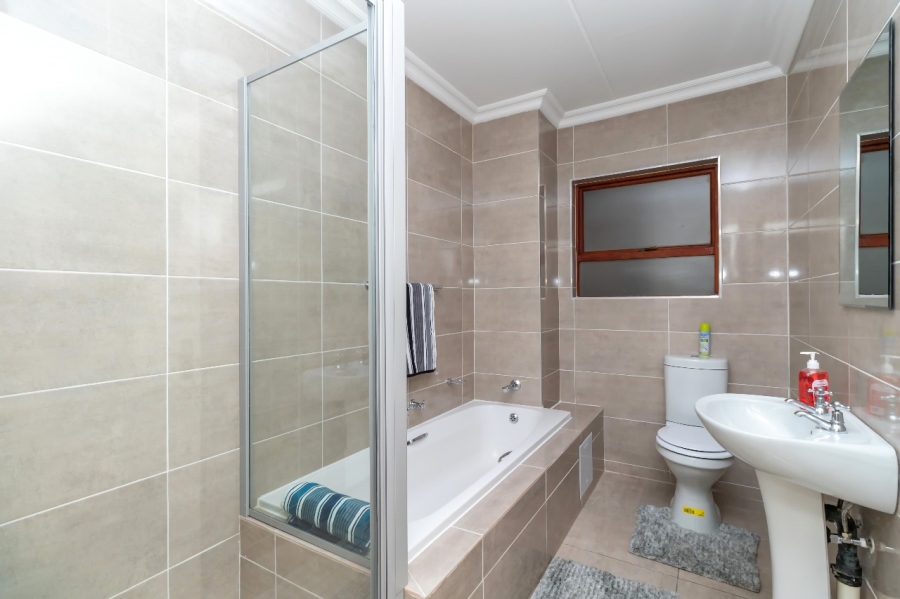 To Let 2 Bedroom Property for Rent in Rivonia Gauteng