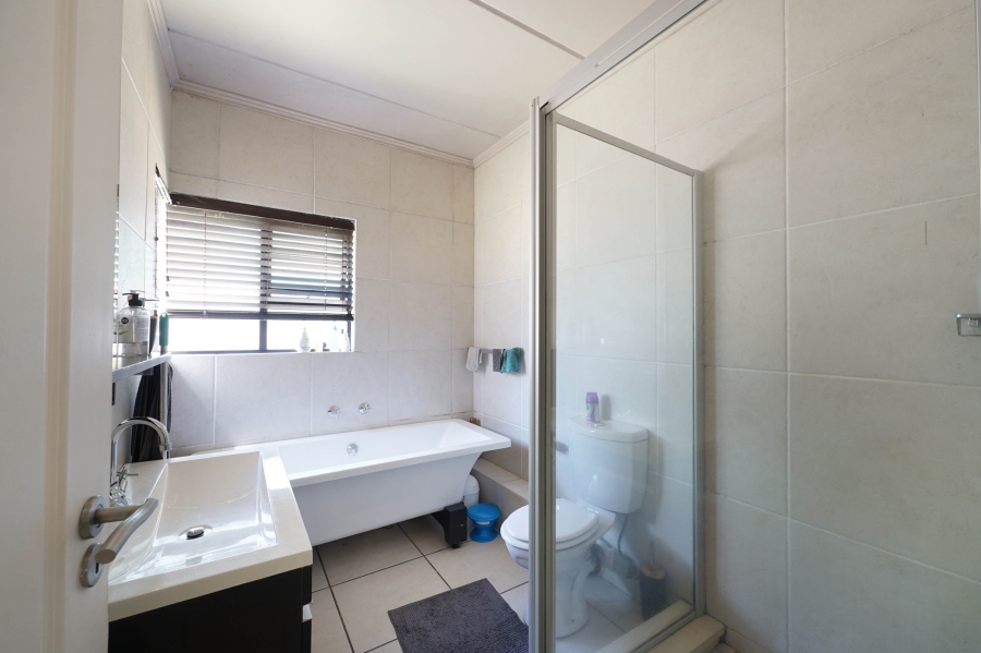 2 Bedroom Property for Sale in Douglasdale Gauteng