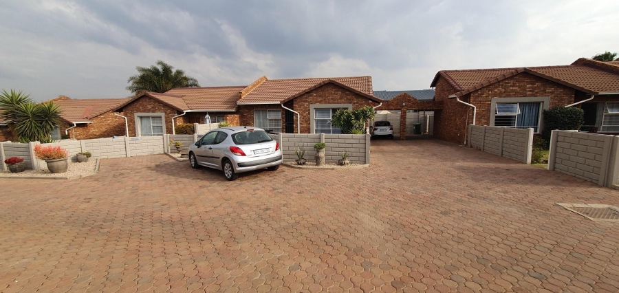 To Let 3 Bedroom Property for Rent in Meyersdal Gauteng