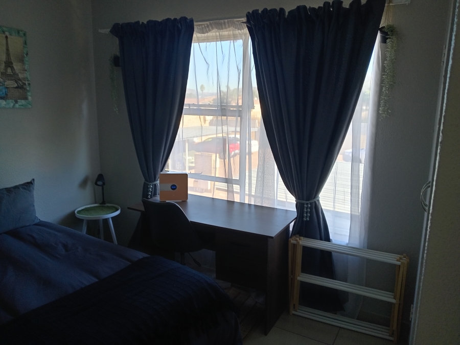 To Let 2 Bedroom Property for Rent in Florentia Gauteng