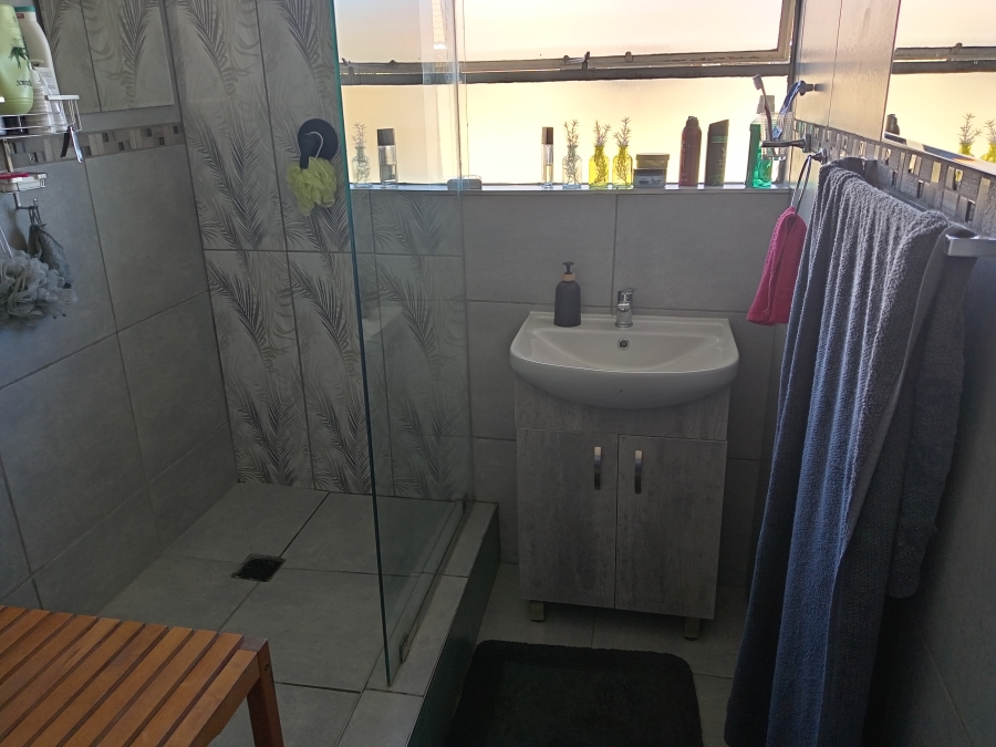 To Let 2 Bedroom Property for Rent in Florentia Gauteng