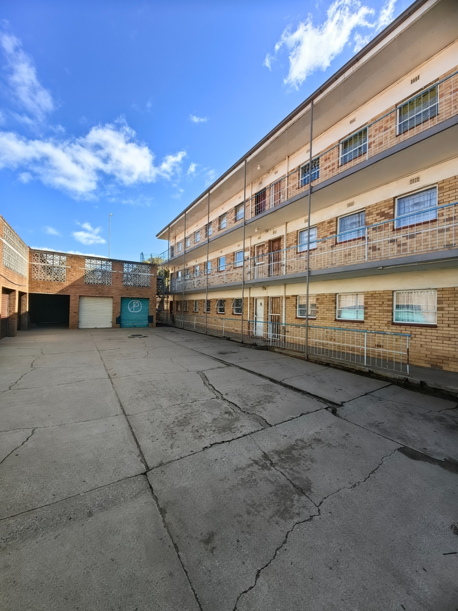 2 Bedroom Property for Sale in Vanderbijlpark CW 3 Gauteng