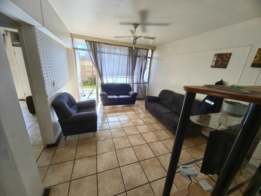 2 Bedroom Property for Sale in Vanderbijlpark CW 3 Gauteng