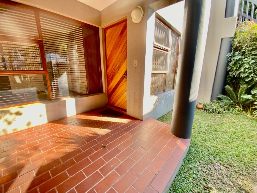 To Let 2 Bedroom Property for Rent in Atholl Gauteng