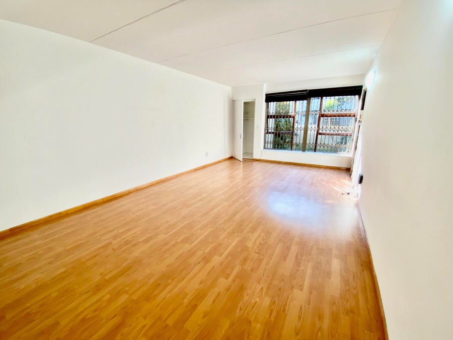 To Let 2 Bedroom Property for Rent in Atholl Gauteng