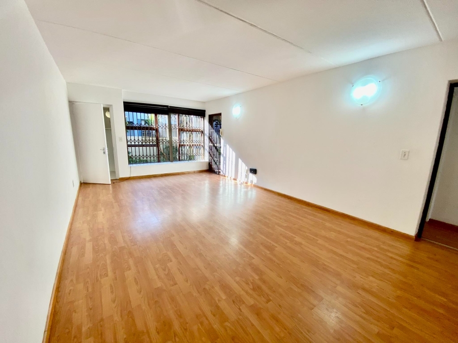 To Let 2 Bedroom Property for Rent in Atholl Gauteng