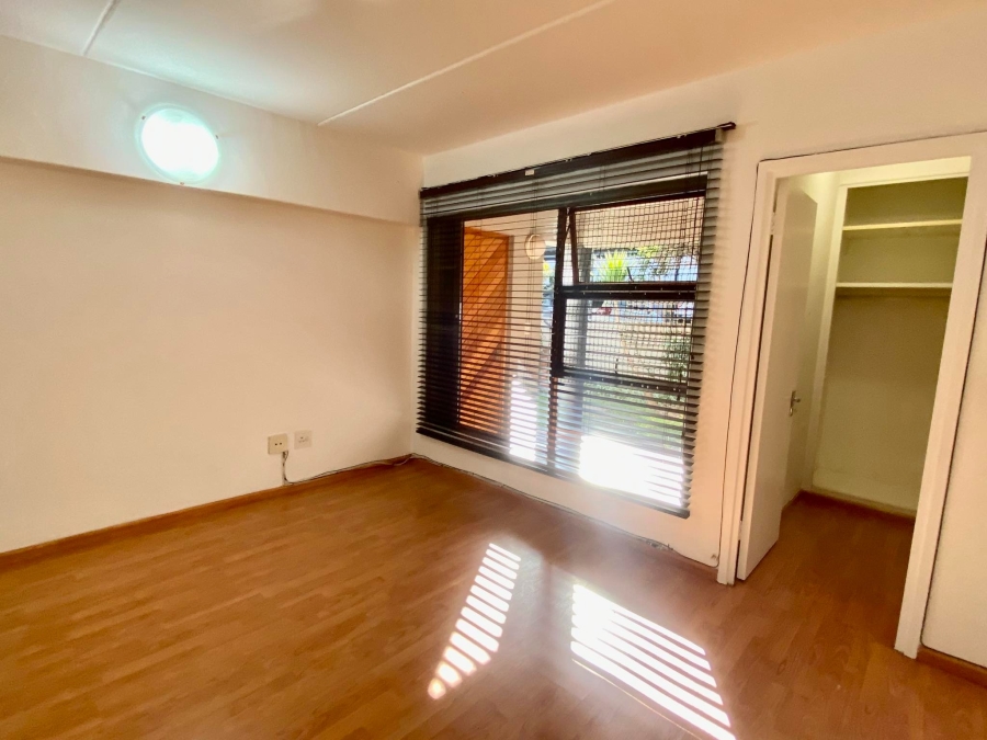 To Let 2 Bedroom Property for Rent in Atholl Gauteng