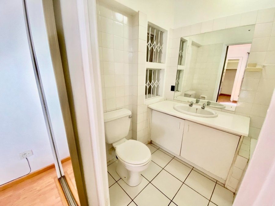 To Let 2 Bedroom Property for Rent in Atholl Gauteng