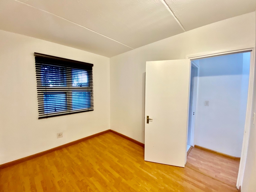 To Let 2 Bedroom Property for Rent in Atholl Gauteng