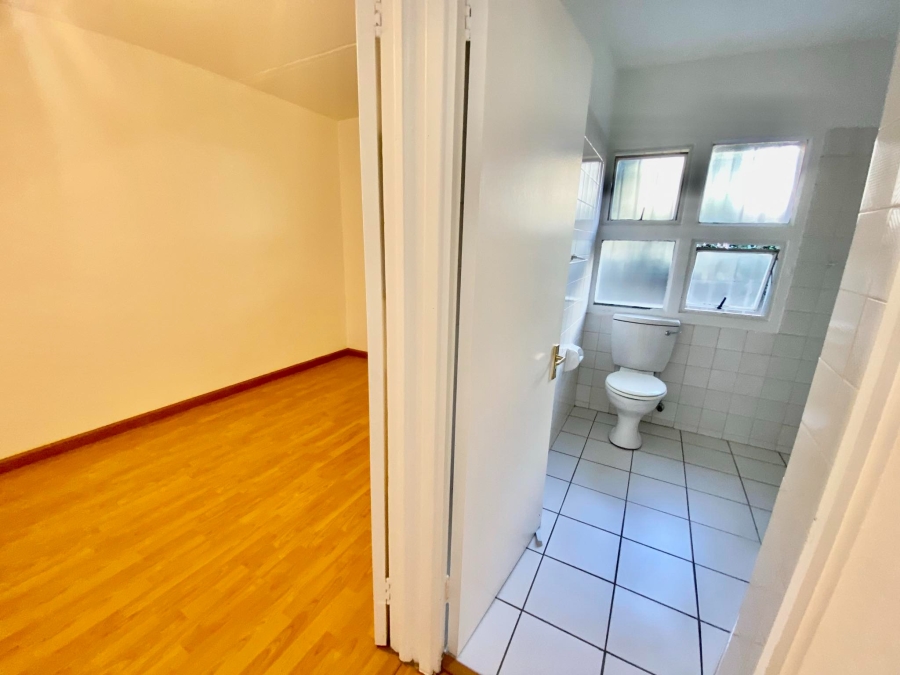 To Let 2 Bedroom Property for Rent in Atholl Gauteng