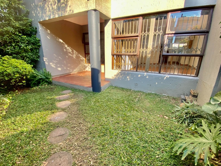 To Let 2 Bedroom Property for Rent in Atholl Gauteng