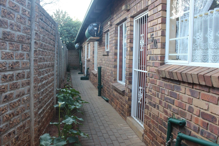 3 Bedroom Property for Sale in Glen Marais Gauteng