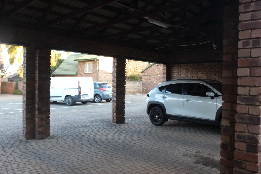 3 Bedroom Property for Sale in Glen Marais Gauteng