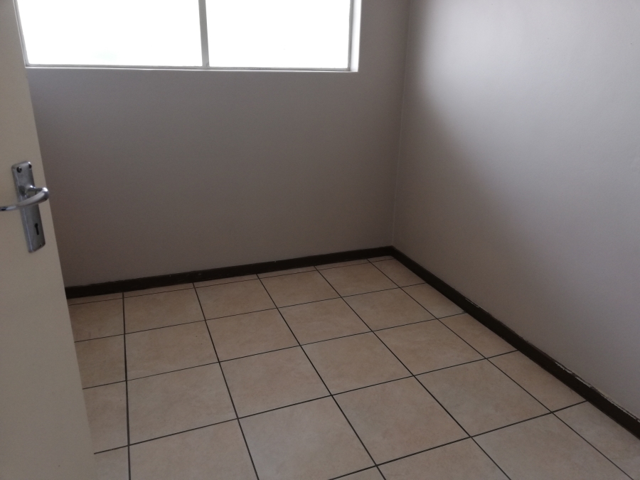 To Let 2 Bedroom Property for Rent in Horizon View Gauteng