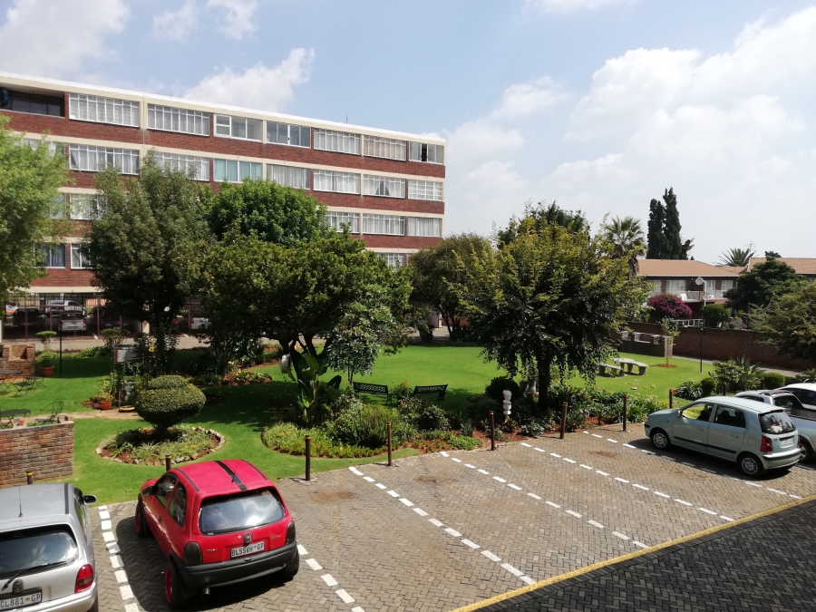 To Let 2 Bedroom Property for Rent in Horizon View Gauteng