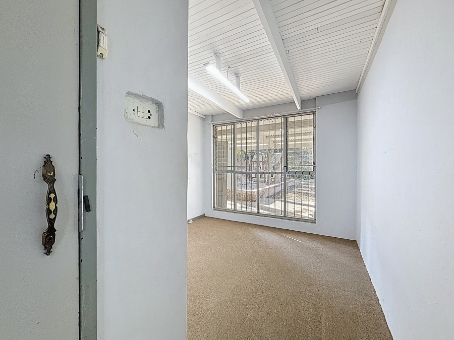 6 Bedroom Property for Sale in Shere Gauteng