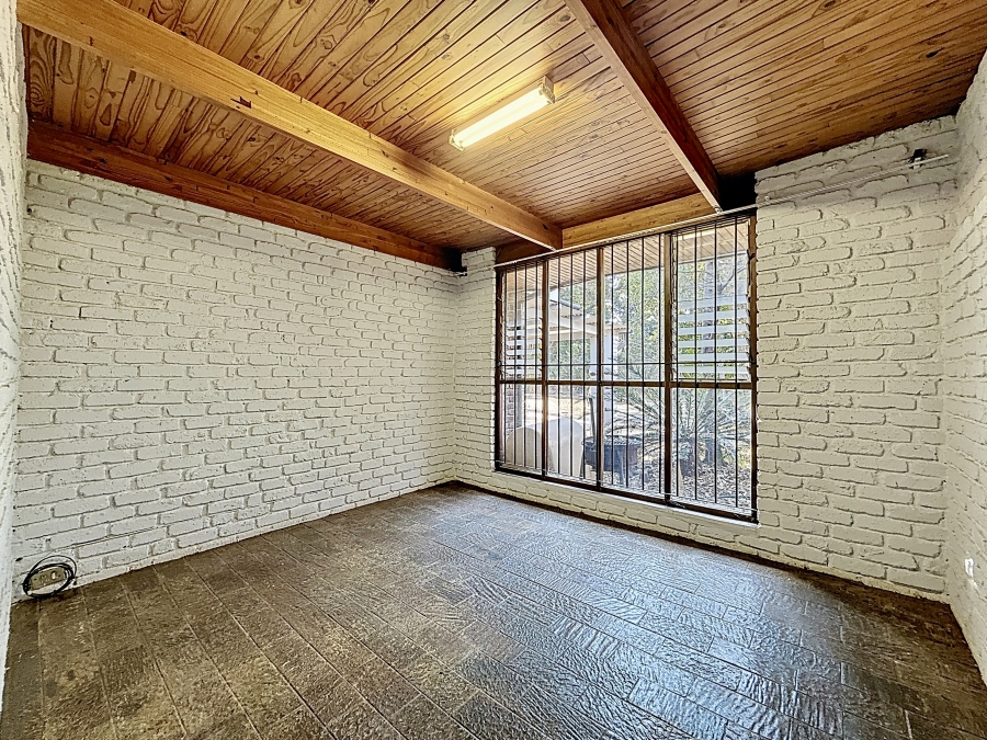 6 Bedroom Property for Sale in Shere Gauteng