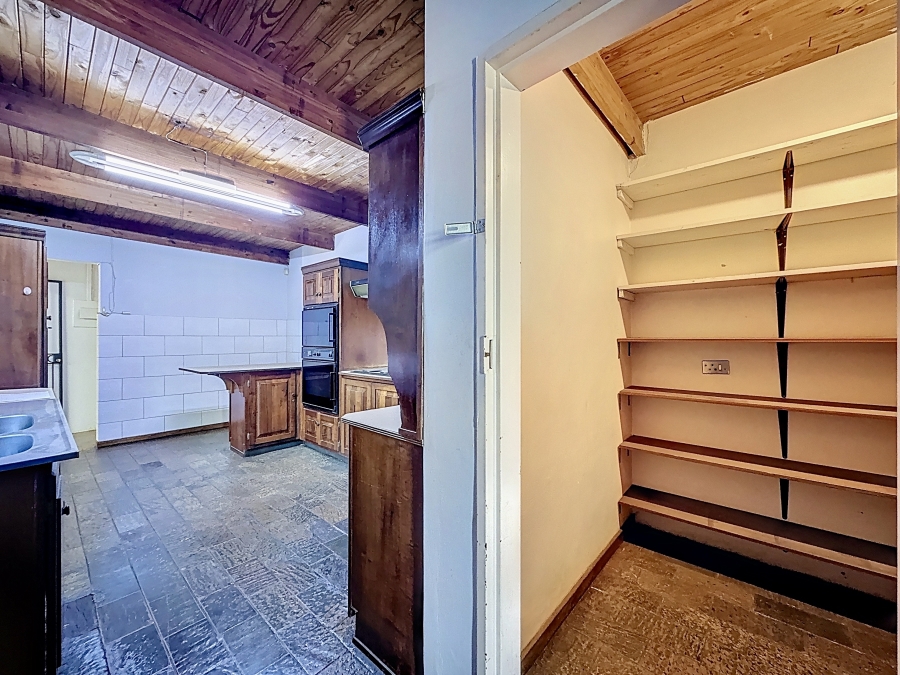 6 Bedroom Property for Sale in Shere Gauteng